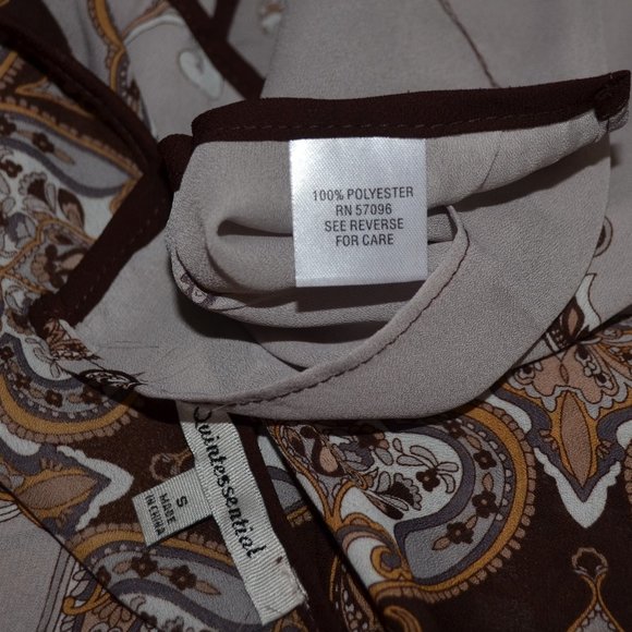 Quintessential Cape Style Brown Top with Design - Picture 7 of 8